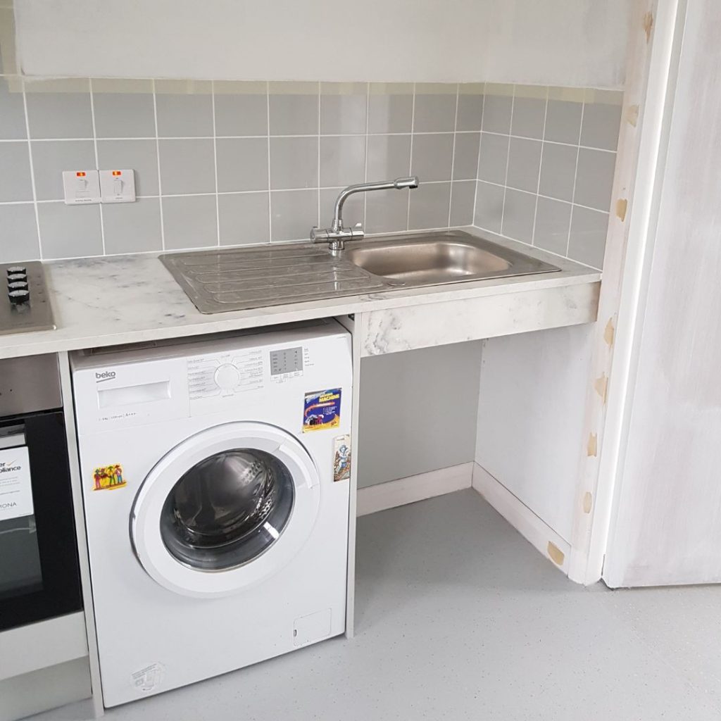 Sink with wheelchair access